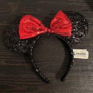 Minnie Mouse sparkle ears